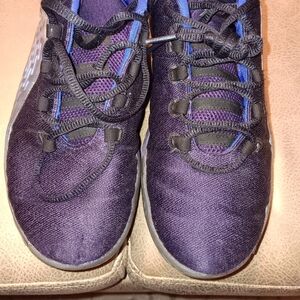 Jordan cp3x size 6.5y no box very good condition